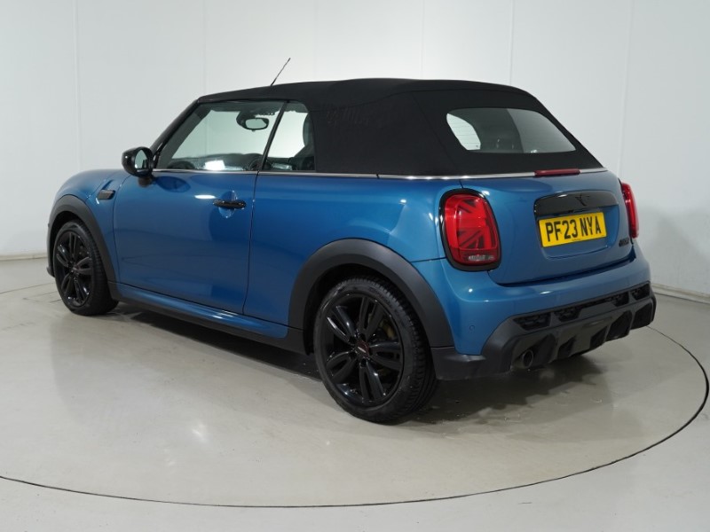 Used MINI Convertible 2023 for sale - 76982215: Photo 2