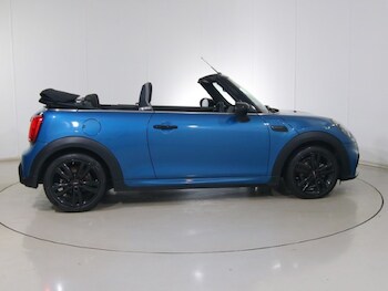 Used MINI Convertible 2023 for sale - 76982215: Photo