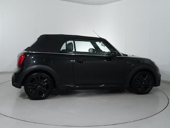 Used MINI Convertible 2023 for sale - 76981025: Photo