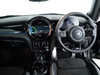 Used MINI Convertible 2023 for sale - 76981025: Photo