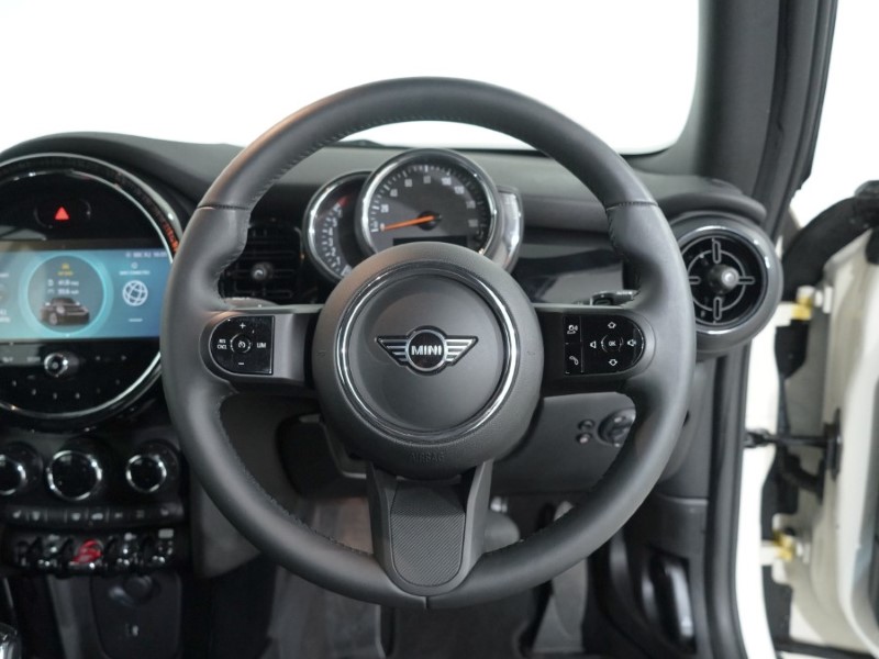 Used MINI Convertible 2022 for sale - 76980959: Photo 5