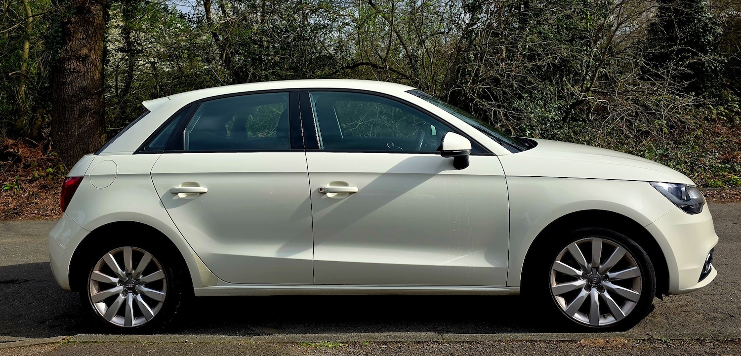 Used Audi A1 2013 for sale - 77898682: Photo 2