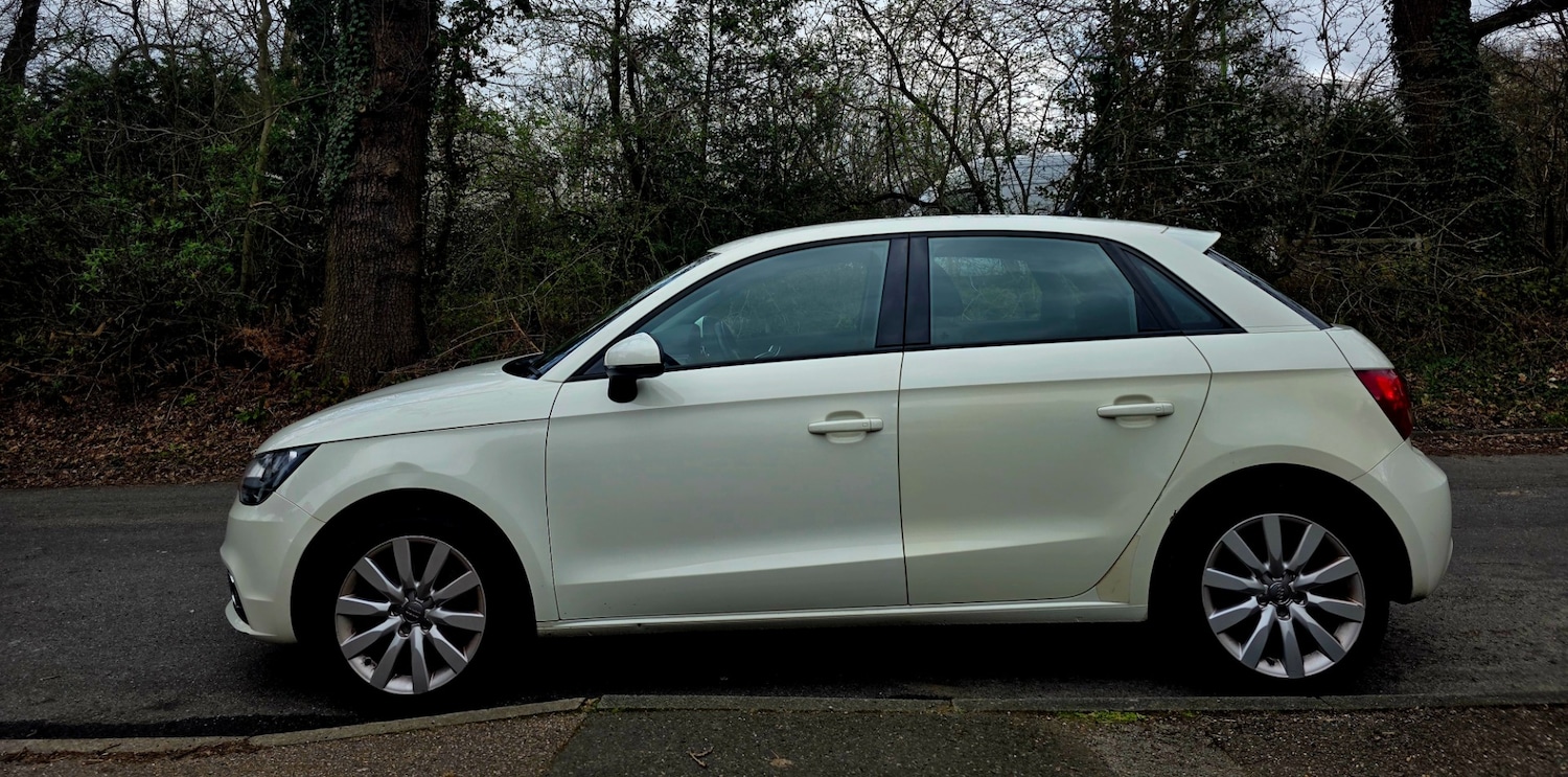 Used Audi A1 2013 for sale - 77898682: Photo 6