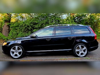 Used Volvo V70 2010 for sale - 78659973: Photo