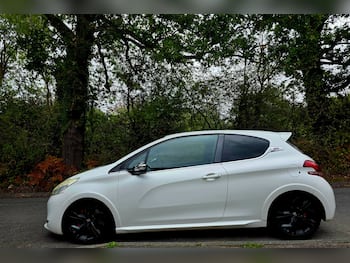 Used Peugeot 208 2013 for sale - 79760637: Photo