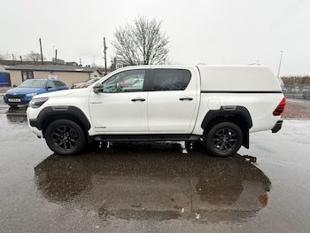 Used Toyota Hilux 2023 for sale - 77302452: Photo