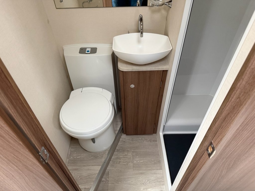 Used Ford Galaxy 2009 for sale - 77388829: Photo 19