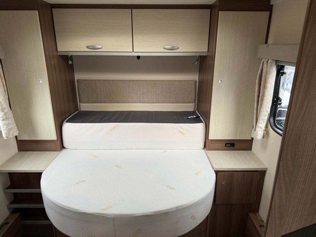 Used Ford Galaxy 2009 for sale - 77388829: Photo 22