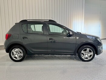 Used Dacia Sandero Stepway 2017 for sale - 78658790: Photo