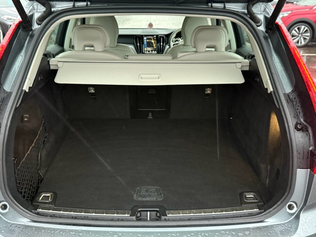 Used Volvo XC60 2019 for sale - 77307312: Photo 15