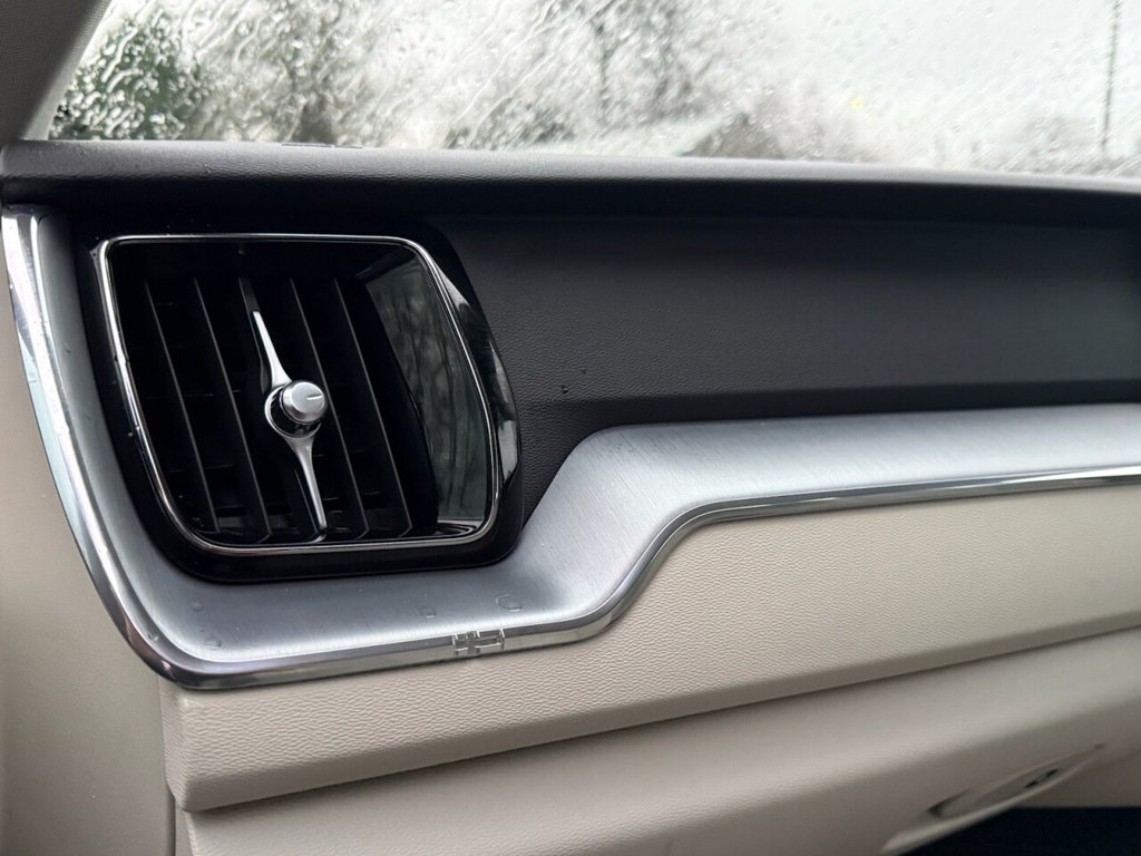 Used Volvo XC60 2019 for sale - 77307312: Photo 19