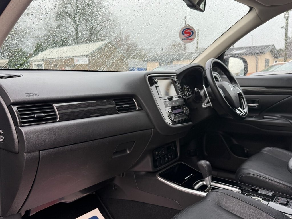 Used Mitsubishi Outlander 2017 for sale - 76820957: Photo 19