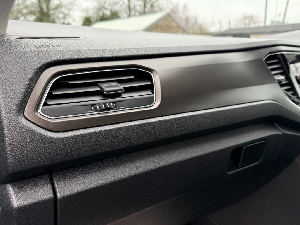 Used Volkswagen T-Roc 2018 for sale - 77452287: Photo 17