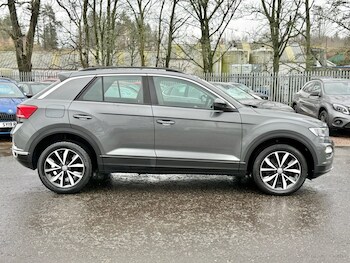 Used Volkswagen T-Roc 2018 for sale - 77452287: Photo
