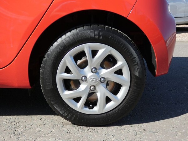 Used Hyundai i10 2018 for sale - 74617176: Photo 8