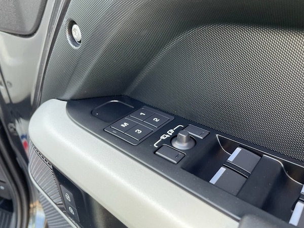 Used Land Rover Defender 2023 for sale - 74091745: Photo 23