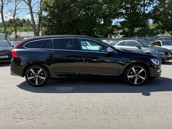 Used Volvo V60 2017 for sale - 75286705: Photo