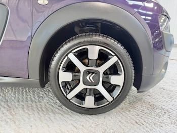 Used Citroen C4 Cactus 2017 for sale - 79517878: Photo