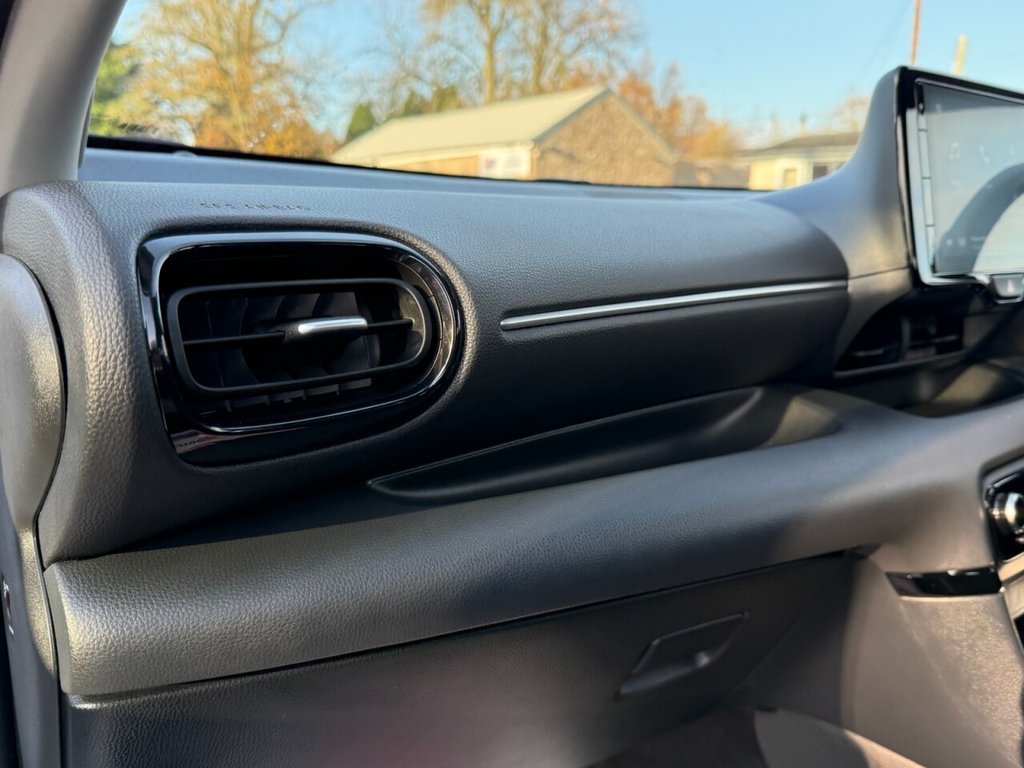 Used Mazda Mazda2 HYBRID 2024 for sale - 76510098: Photo 18