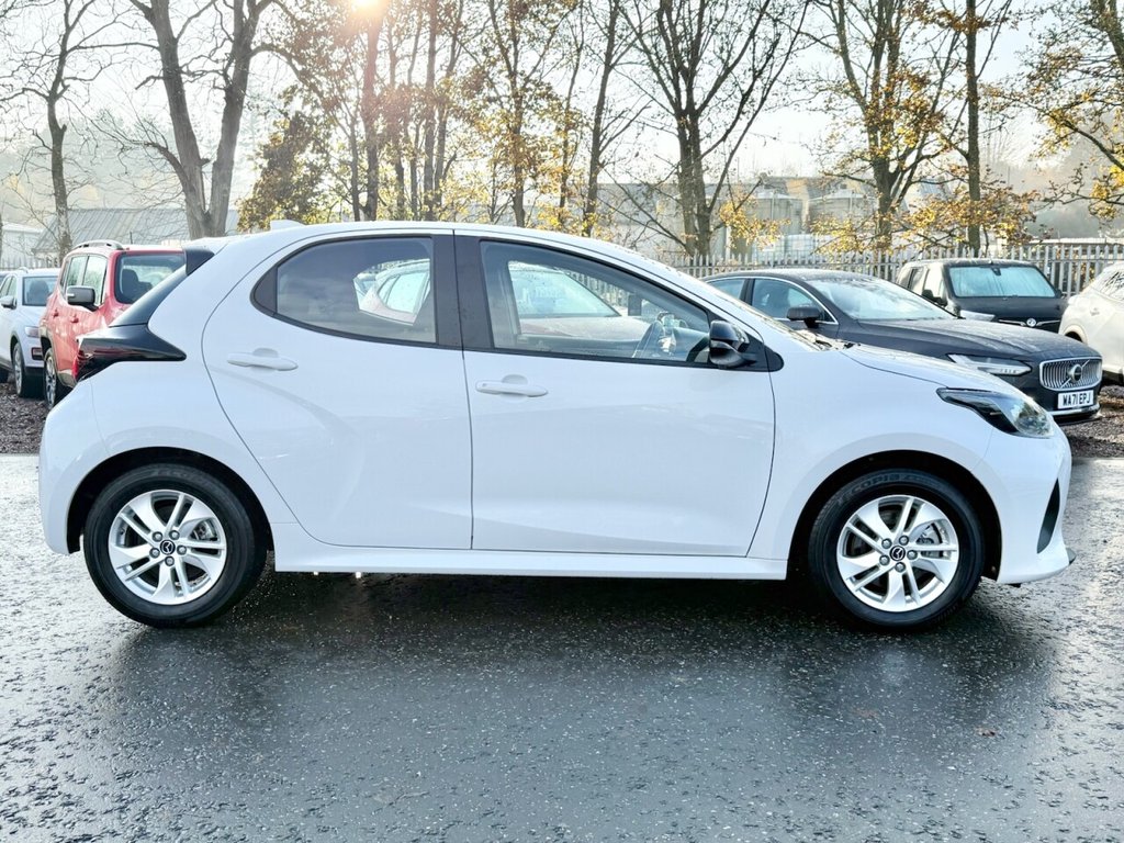 Used Mazda Mazda2 HYBRID 2024 for sale - 76510098: Photo 3