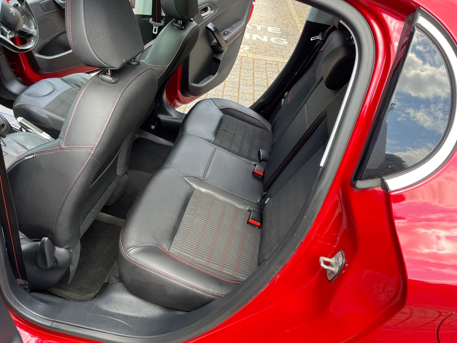 Used Peugeot 208 2016 for sale - 76513041: Photo 21