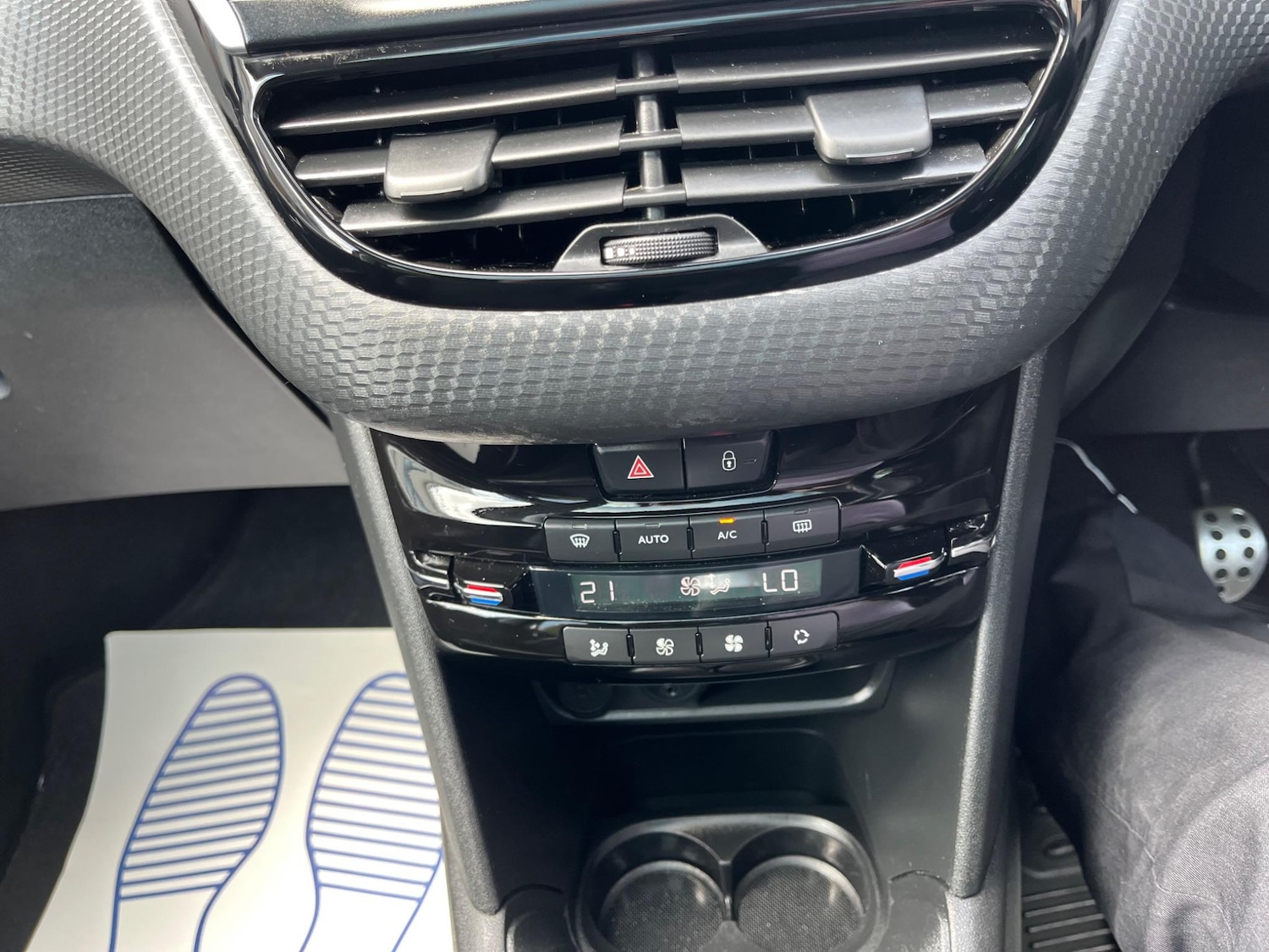 Used Peugeot 208 2016 for sale - 76513041: Photo 36