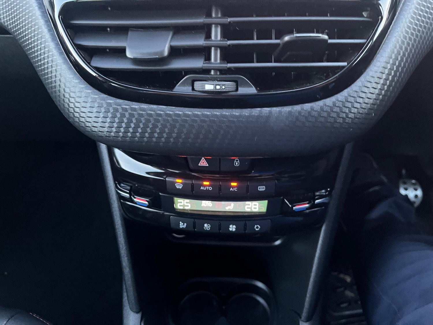 Used Peugeot 208 2016 for sale - 76802121: Photo 30