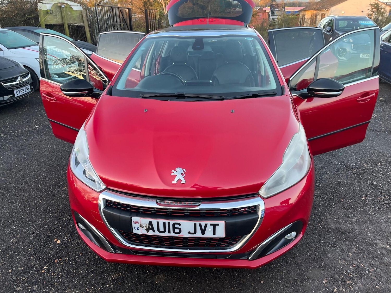 Used Peugeot 208 2016 for sale - 76802121: Photo 5