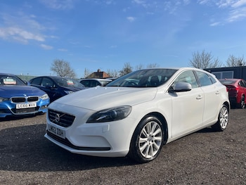 Used Volvo V40 2012 for sale - 77670606: Photo
