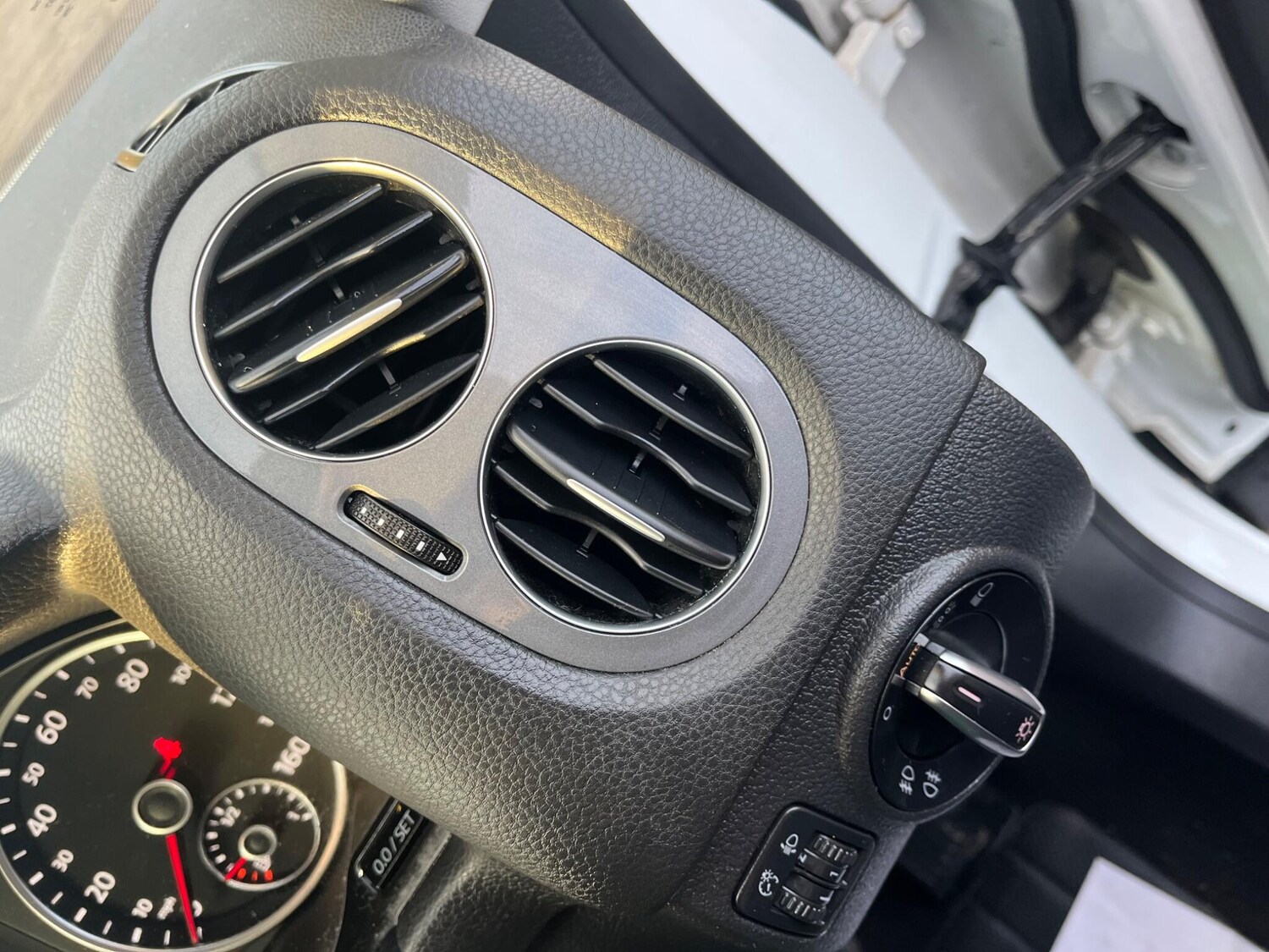 Used Volkswagen Tiguan 2015 for sale - 77424605: Photo 34