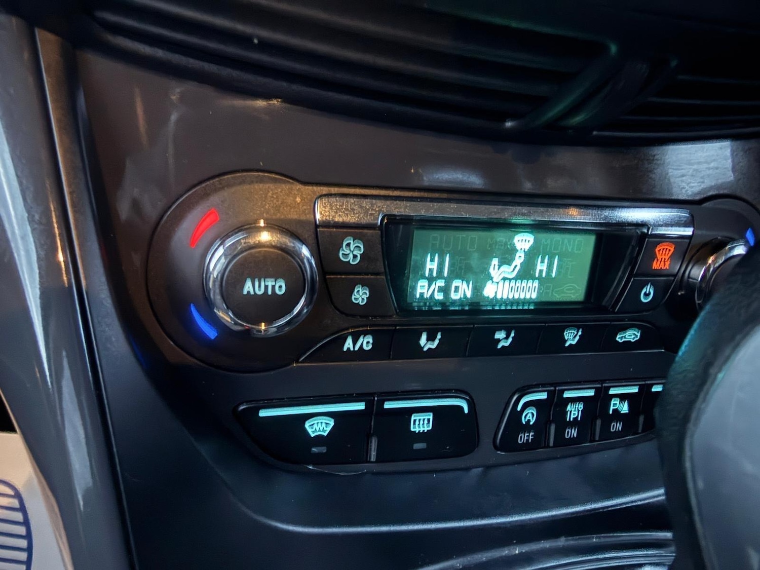 Used Ford Kuga 2016 for sale - 77425304: Photo 29