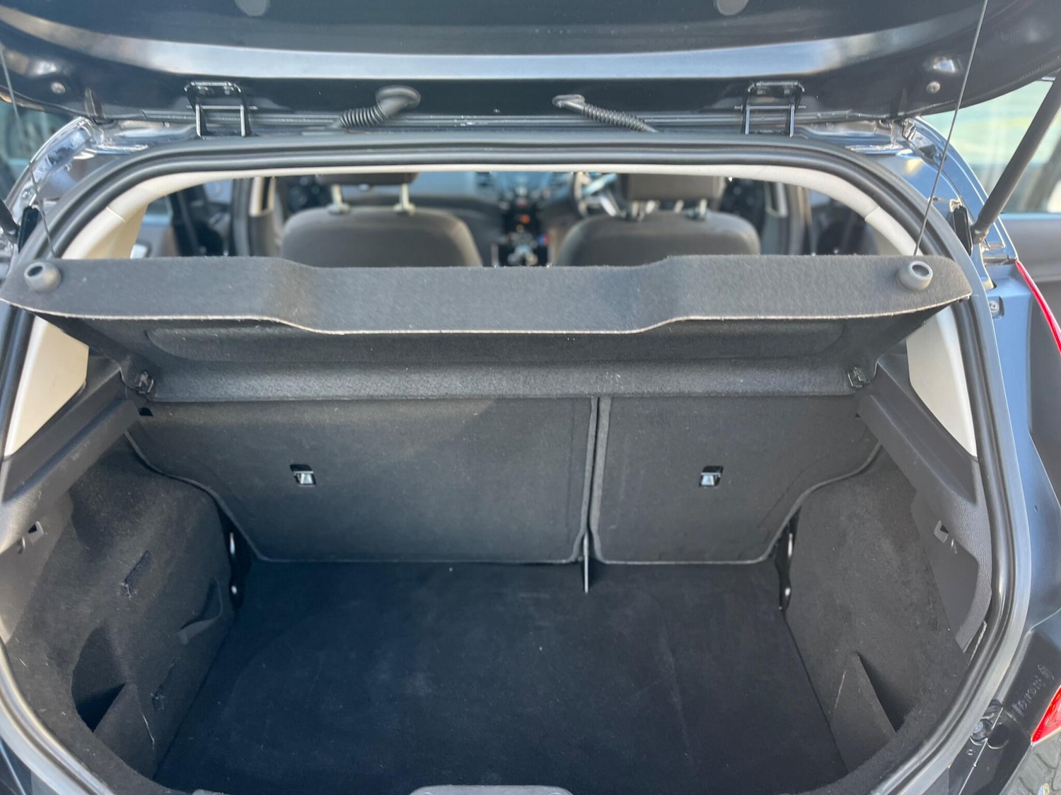 Used Ford Fiesta 2015 for sale - 76512006: Photo 31