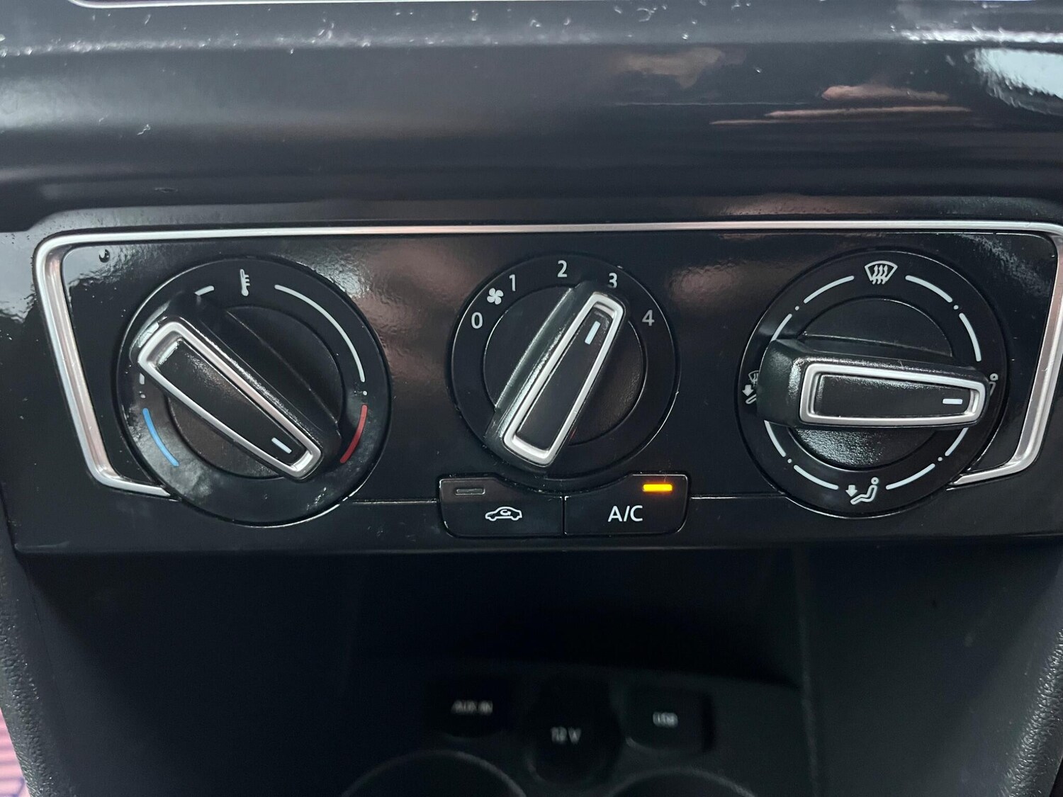 Used Volkswagen Polo 2015 for sale - 77484265: Photo 25