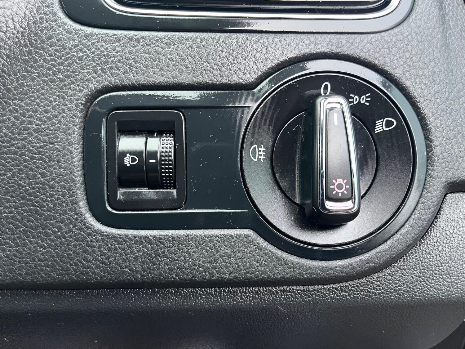 Used Volkswagen Polo 2015 for sale - 77484265: Photo 33