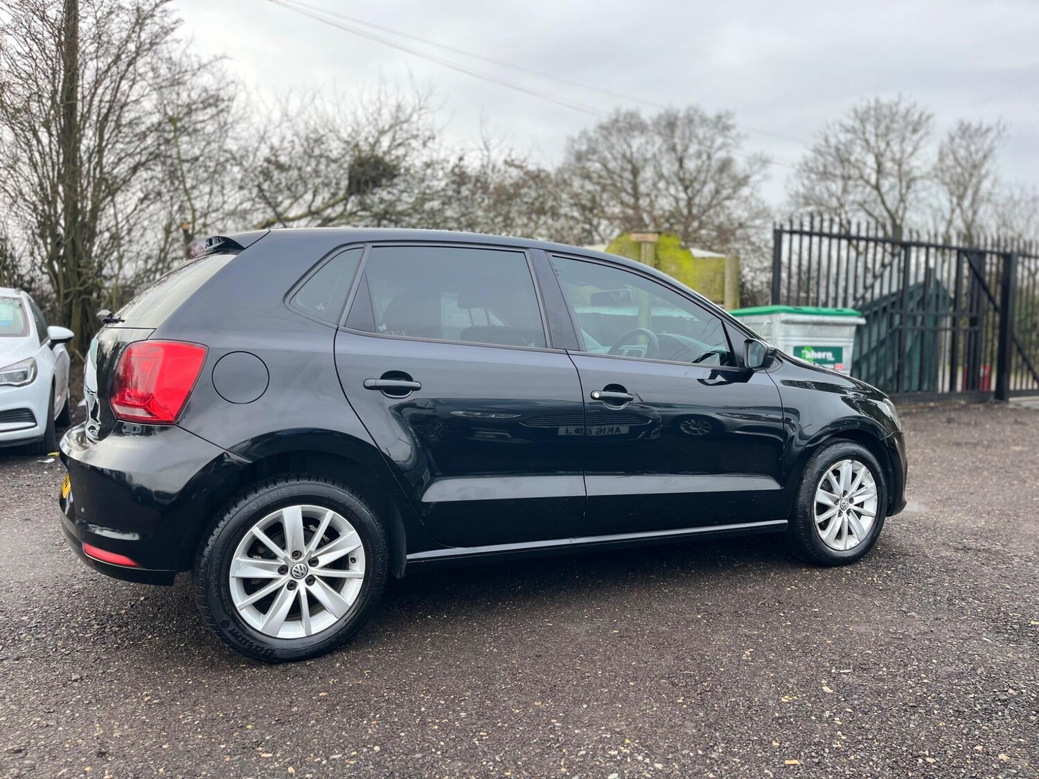 Used Volkswagen Polo 2015 for sale - 77484265: Photo 41