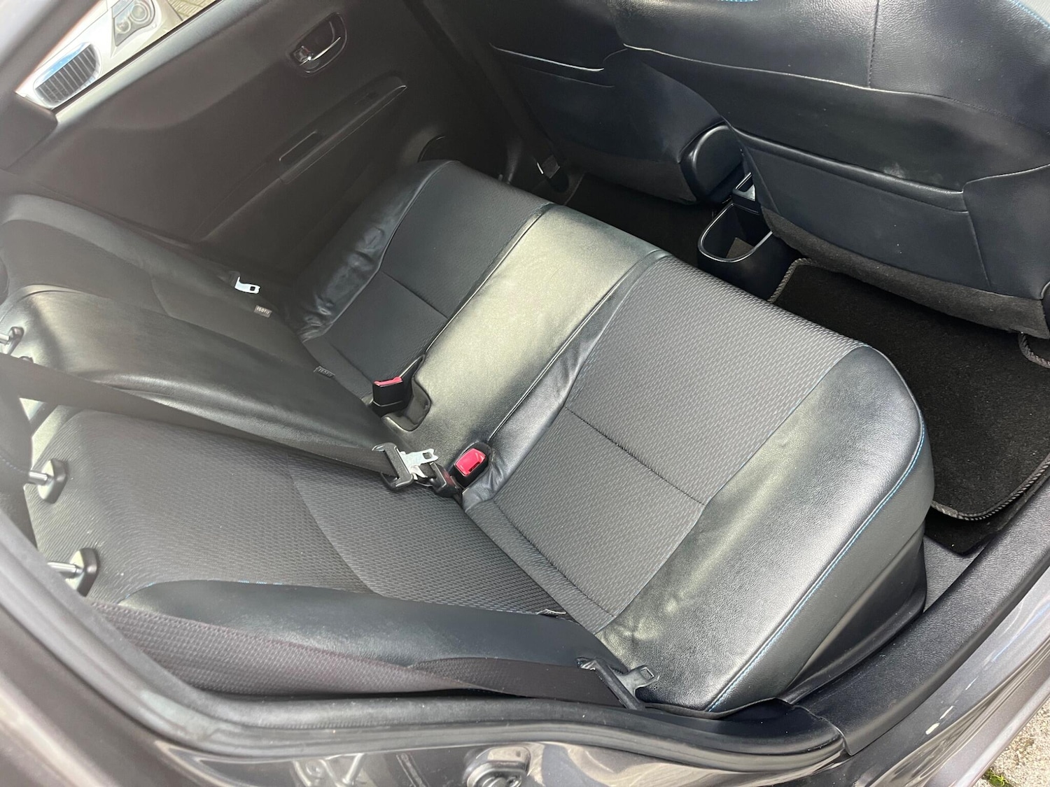 Used Toyota Yaris 2013 for sale - 76608361: Photo 19