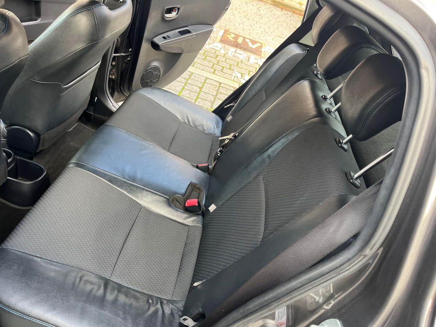 Used Toyota Yaris 2013 for sale - 76608361: Photo 23