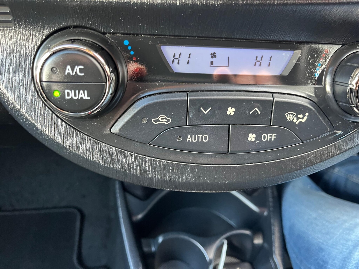 Used Toyota Yaris 2013 for sale - 76608361: Photo 49