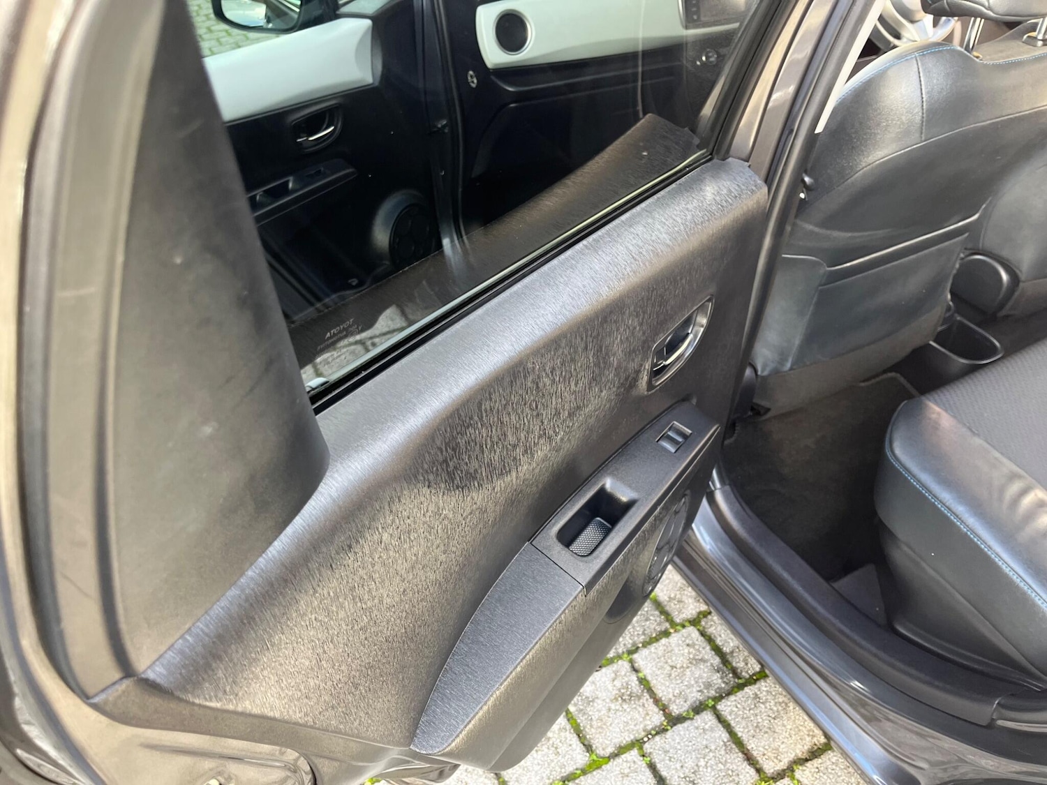 Used Toyota Yaris 2013 for sale - 76608361: Photo 52