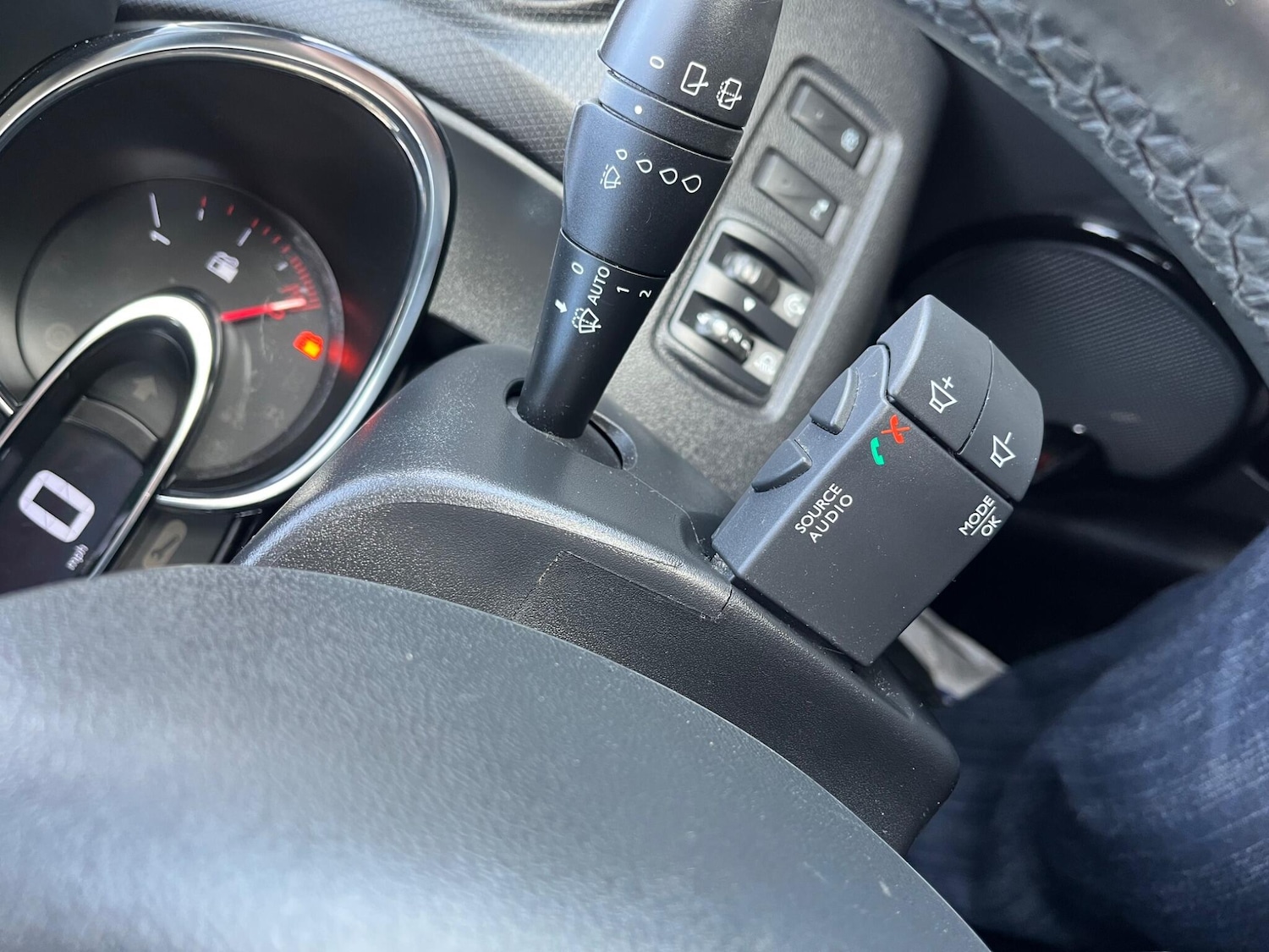 Used Renault Clio 2016 for sale - 77559493: Photo 50