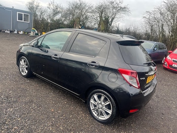 Used Toyota Yaris 2012 for sale - 77230581: Photo