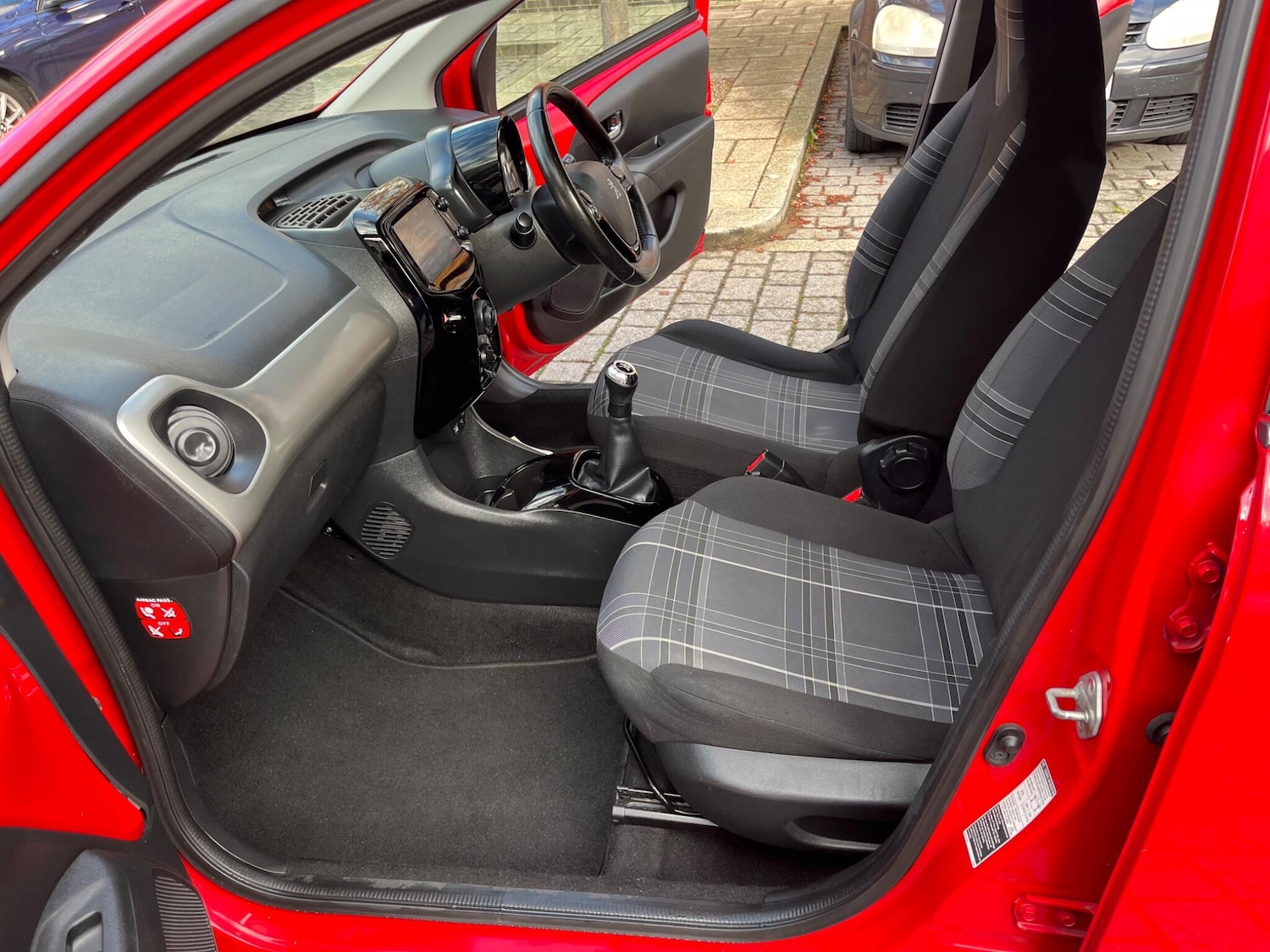 Used Peugeot 108 2016 for sale - 76512582: Photo 19