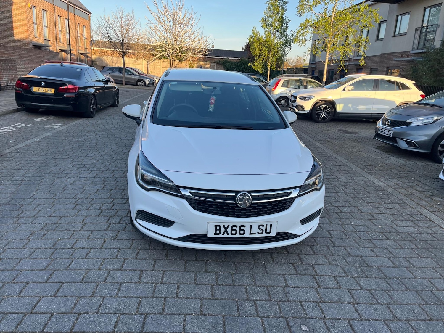Used Vauxhall Astra 2017 for sale - 76512013: Photo 2