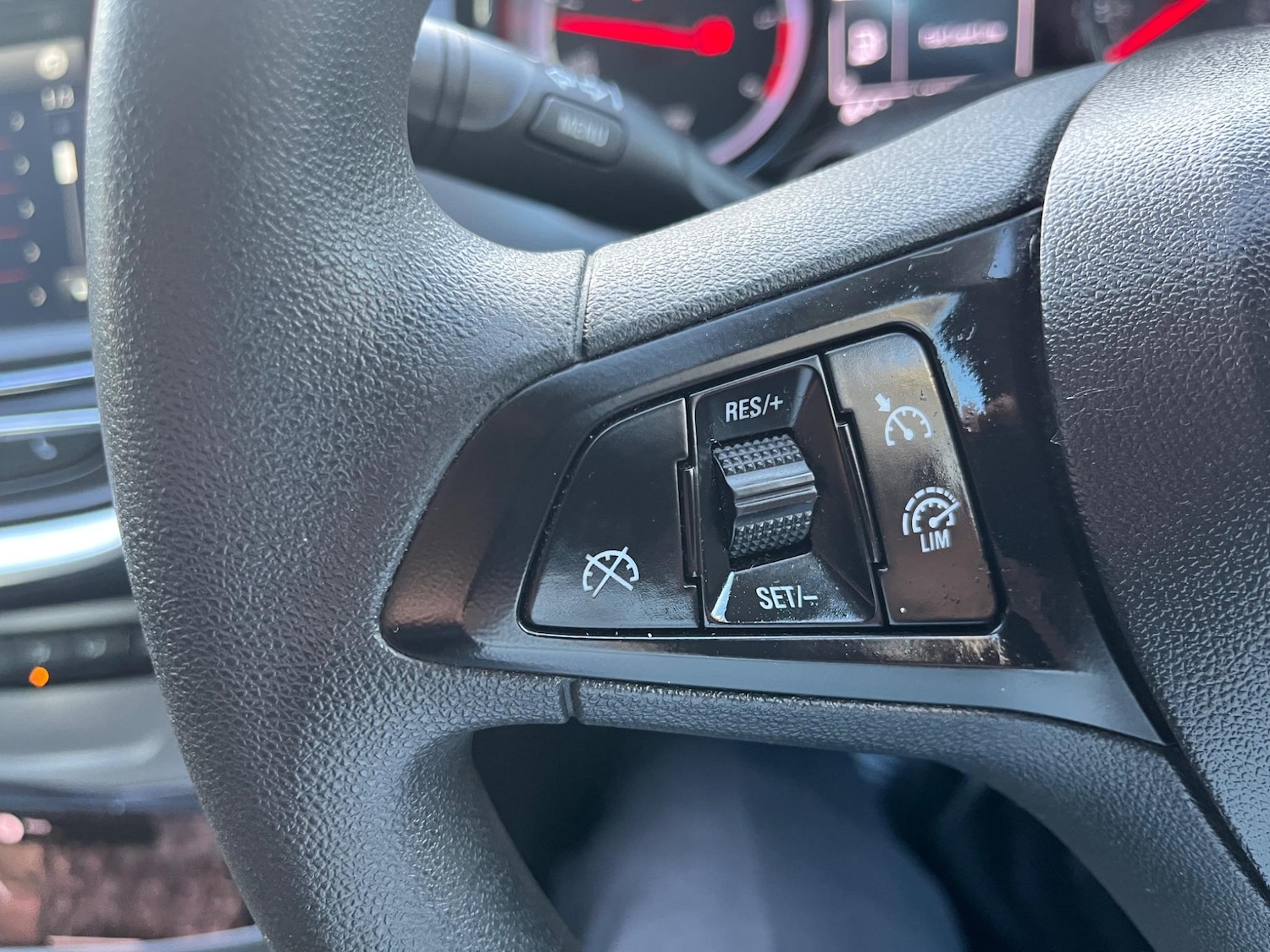 Used Vauxhall Astra 2017 for sale - 76512013: Photo 32