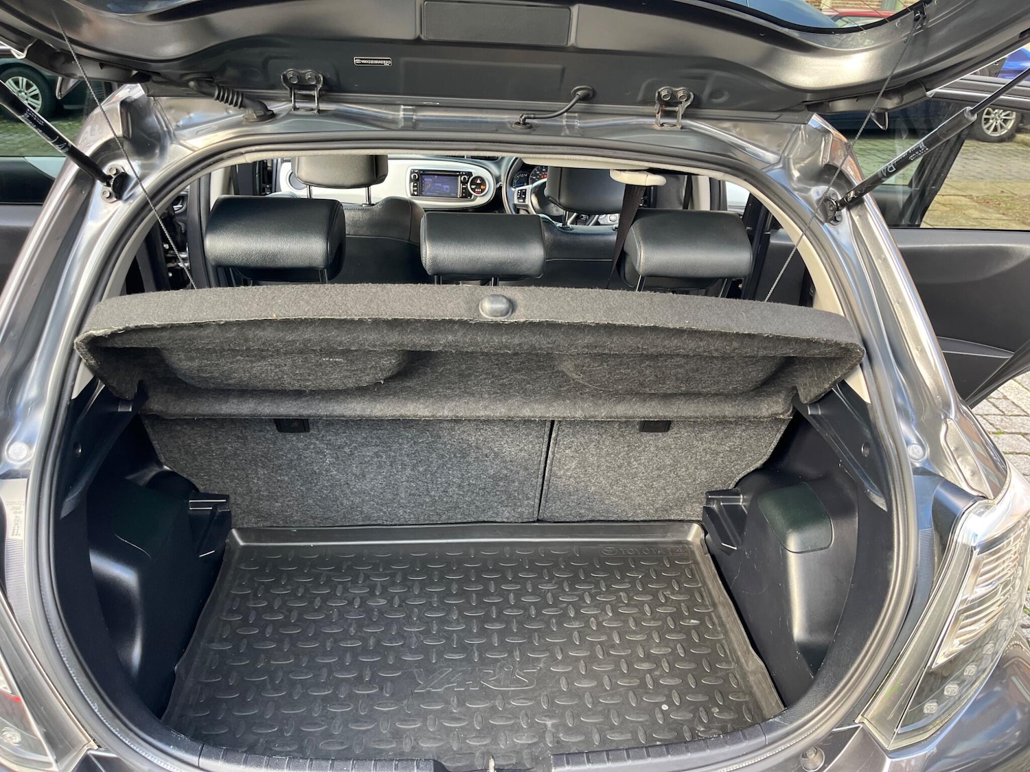 Used Toyota Yaris 2013 for sale - 76513040: Photo 28