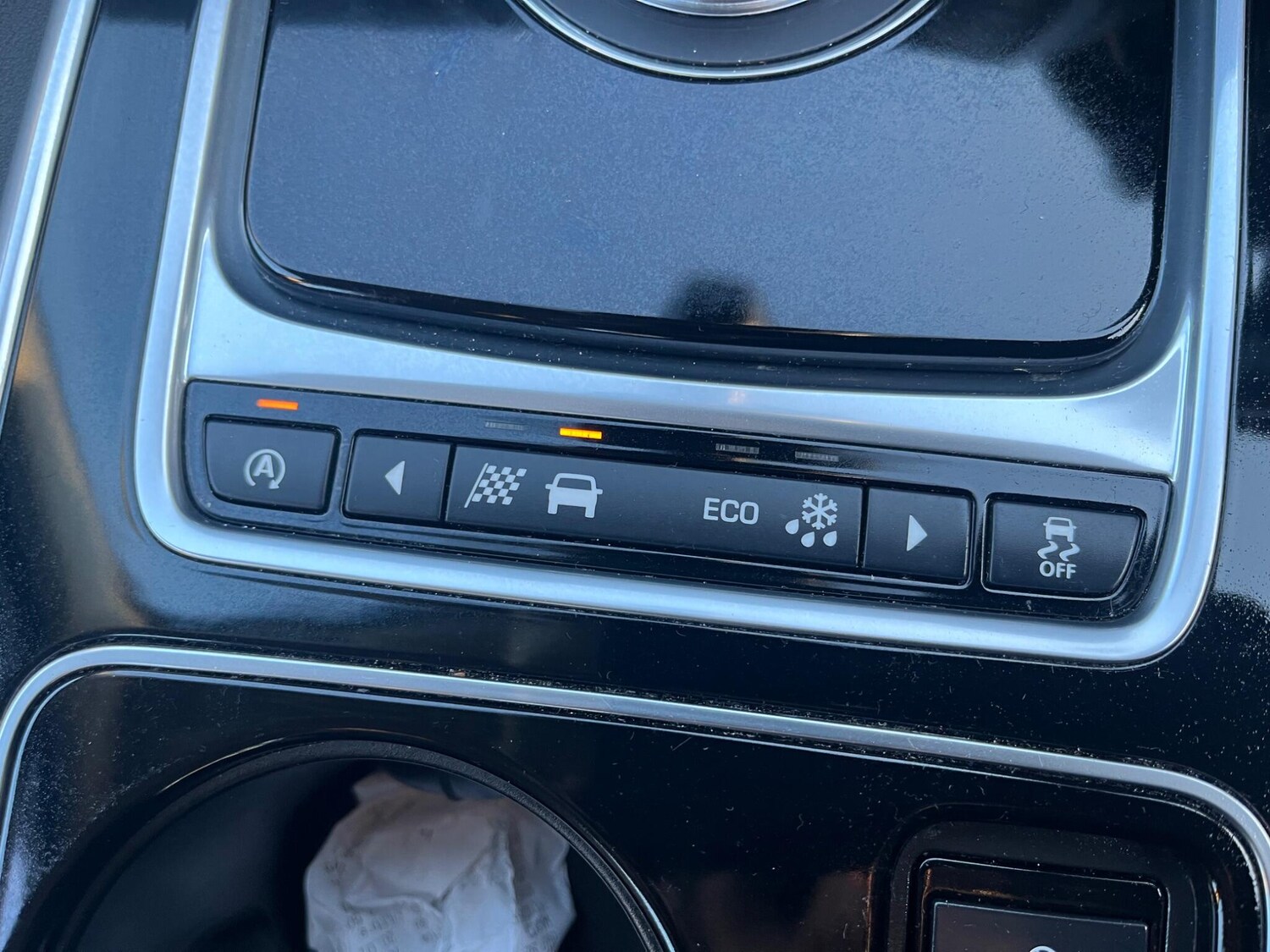 Used Jaguar XE 2017 for sale - 77723229: Photo 28