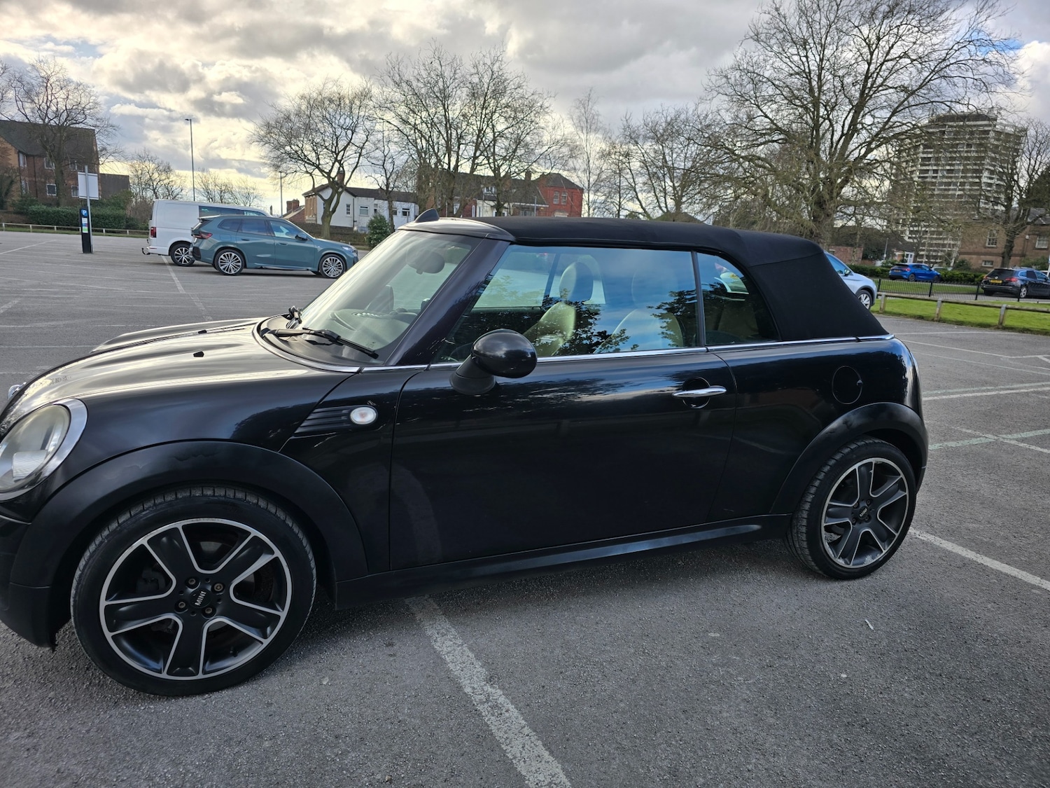 Used MINI Convertible 2009 for sale - 77101444: Photo 17