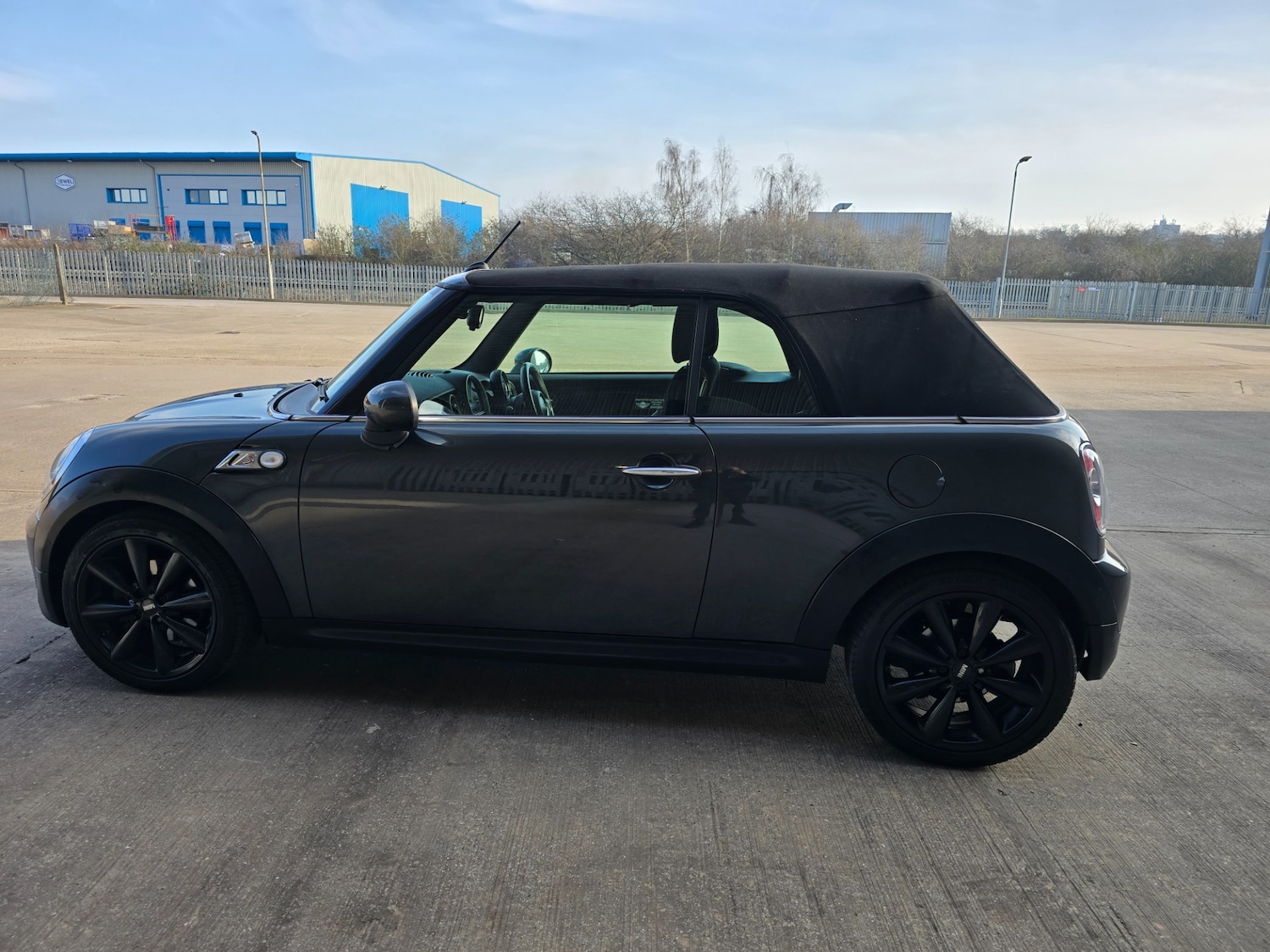 Used MINI Convertible 2014 for sale - 77984942: Photo 16