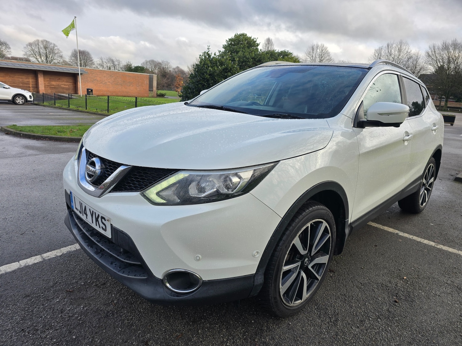 Used Nissan Qashqai 2014 for sale - 77237193: Photo 2