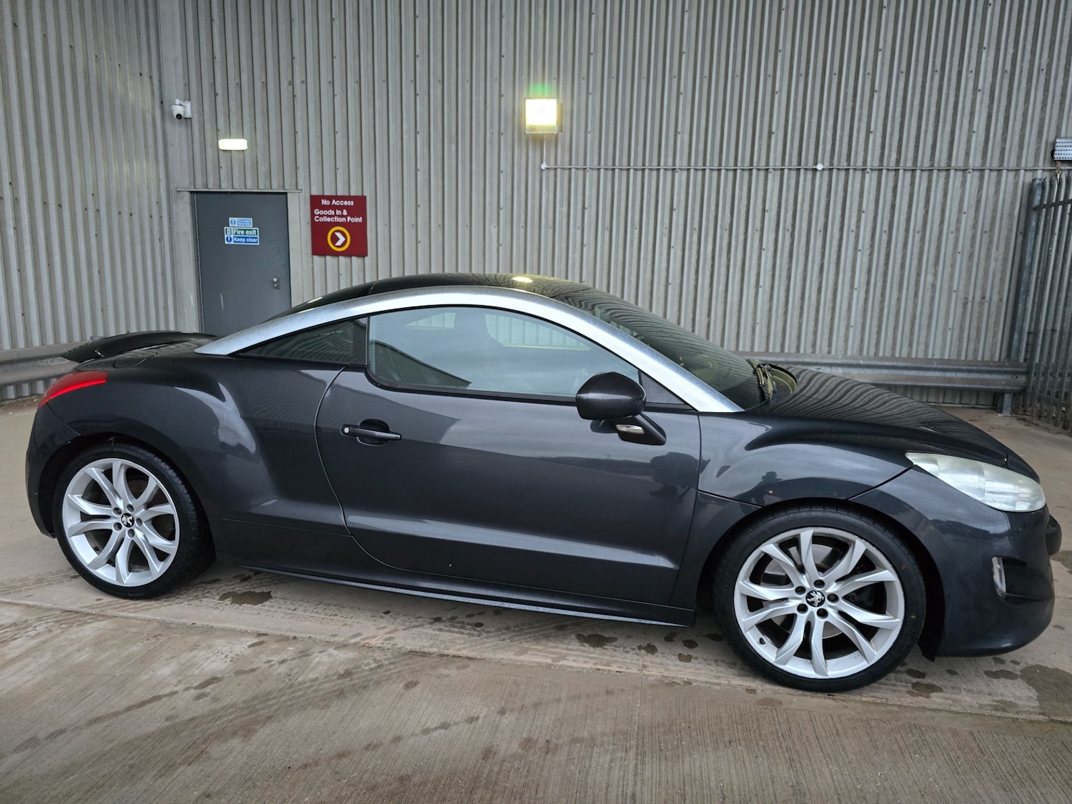 Used Peugeot RCZ 2011 for sale - 76951427: Photo 4